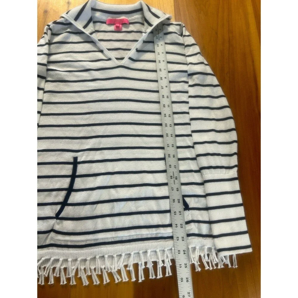 Lilly Pulitzer Crestwood Women’s Sweater. XS. Fringe. Front Pocket. Black/white